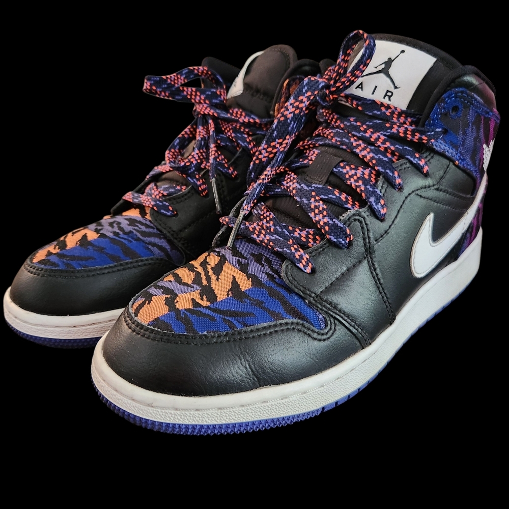 Nike Air Jordan 1 Mid Tiger Striped Black with Blue and Orange Kids sz.5.5Y